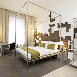 Hotel Pure White, Prag