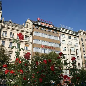 Ramada Centre Отель