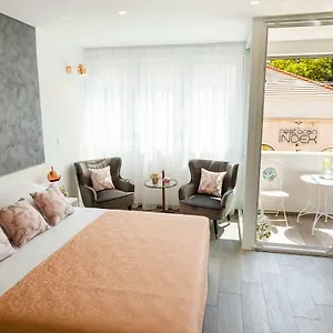 https://rose-gold-rooms-studio-with-balcony.splithotels.org